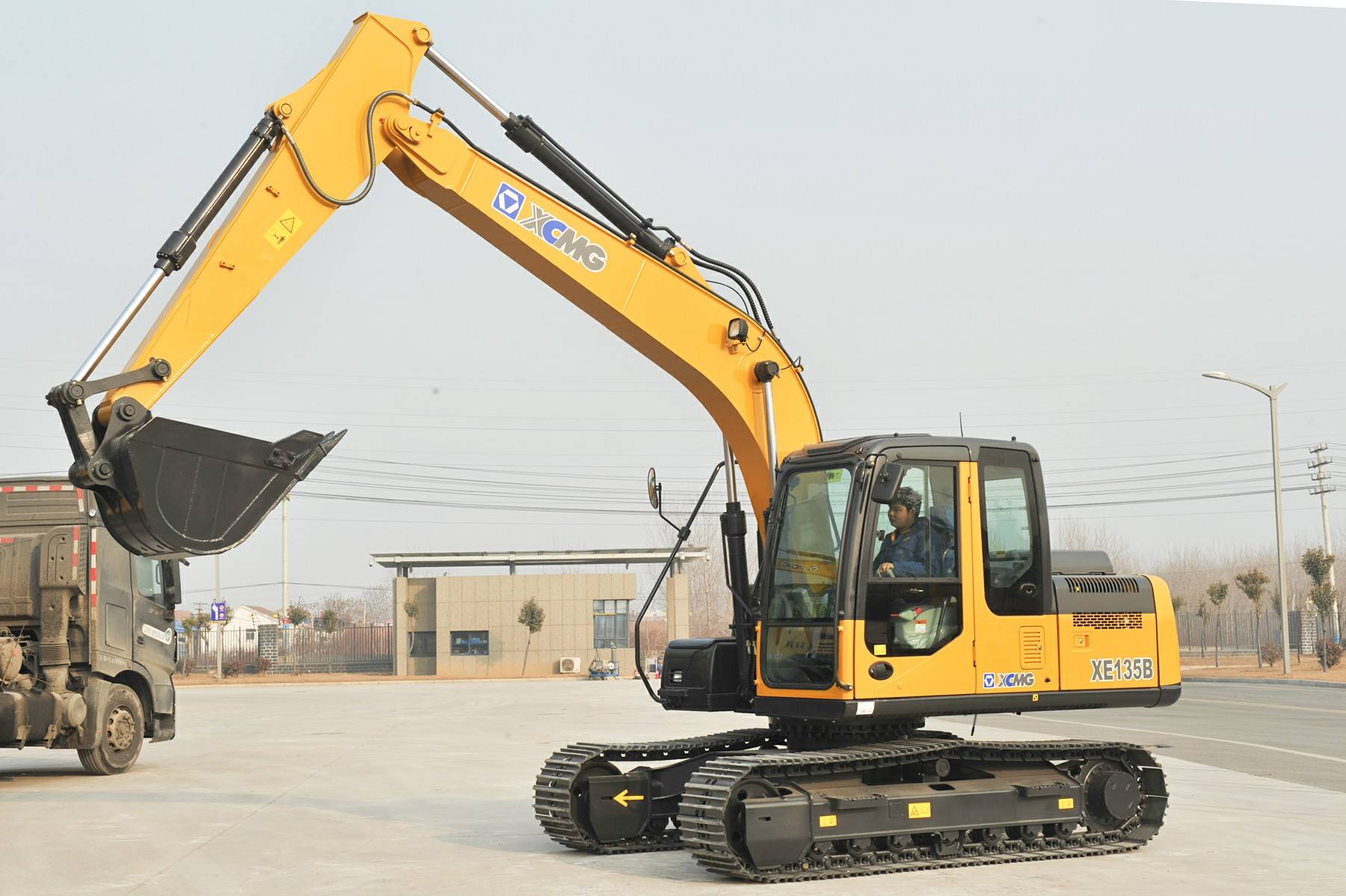 13 Ton XE135B Hydraulic Crawler Excavator Machine Price