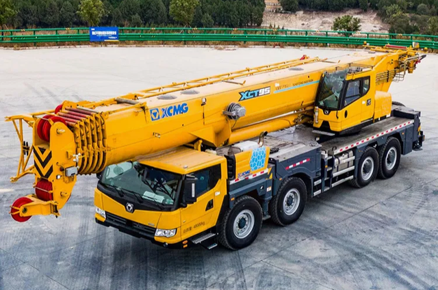 95 Ton Xct95L7 Knuckle Boom Mobile Truck Crane
