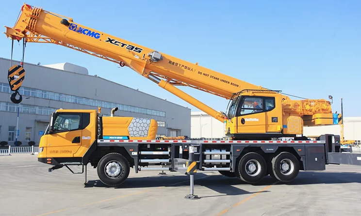 XCT35 Mobile Hydraulic Truck Crane with 5-Section Boom
