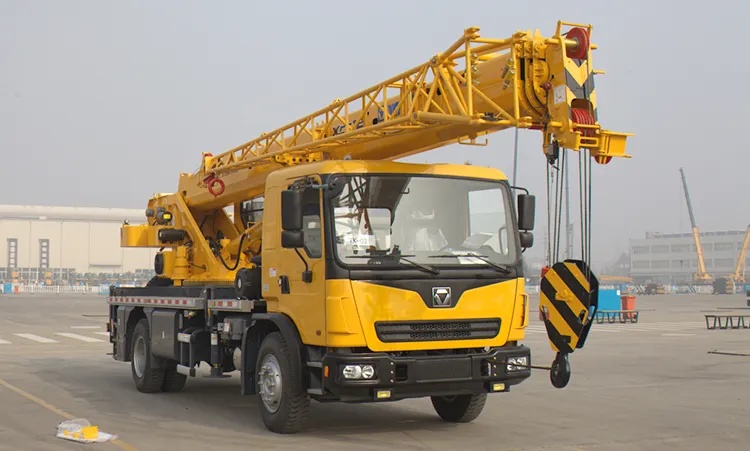 Small Hydraulic Truck Crane 12 Ton Xct12 for sale