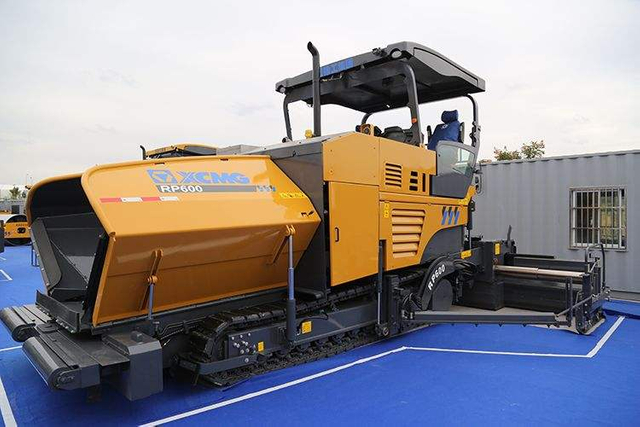 RP600 China 6m Small Hydraulic Crawler Asphalt Paver 