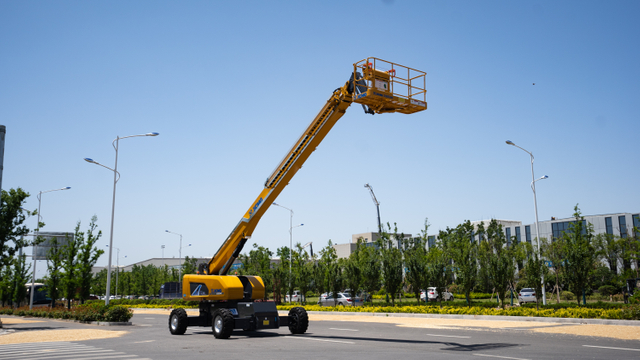 34m Xgs34K Self-Propelled Straight Boom Aerial Work Platform Price