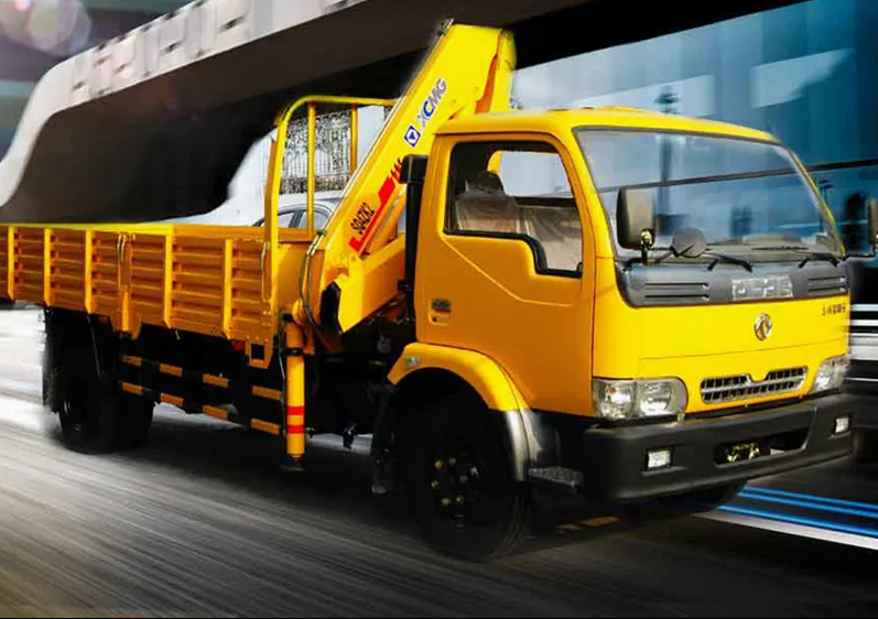 SQ4ZK2 4 Ton Small Crane Truck Mounted