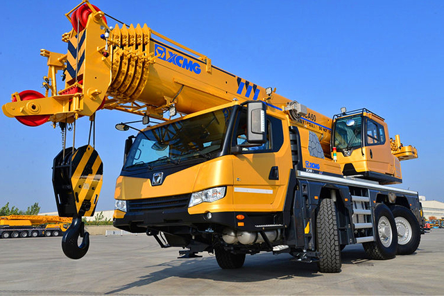 60Ton XCA60 جميع التضاريس شاحنة رافعة للبيع