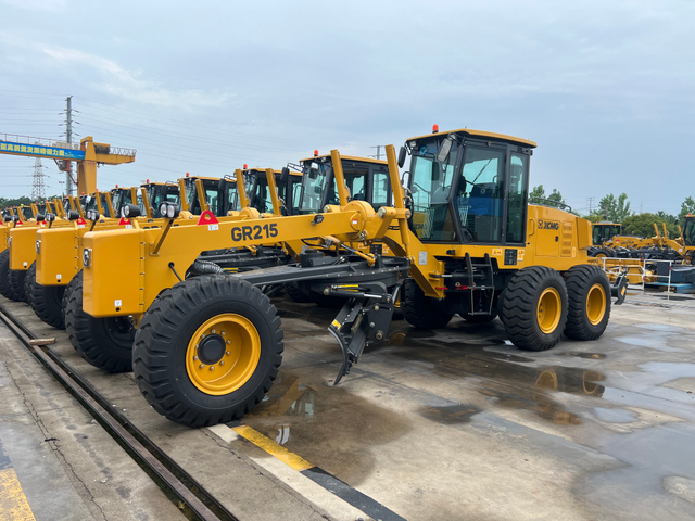 Gr215 215HP China Small Motor Grader Price