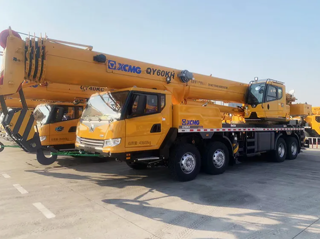 Mobile Cranes Qy60kh with 45.5m Telescopic Boom
