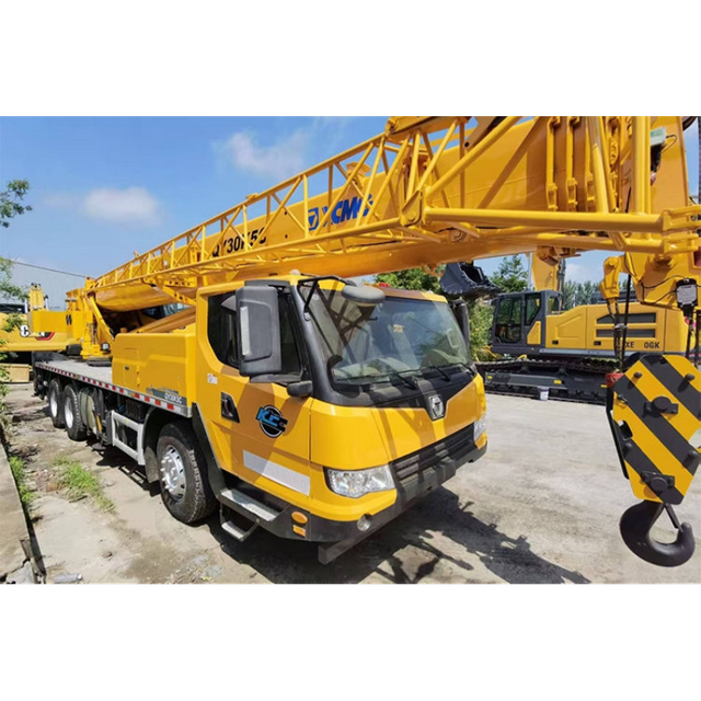 QY30K5C 30ton Mobile Truck Crane Heavy‑Duty Hydraulic Lifting Crane For Municipal Bridge And Building Hoisting Projects