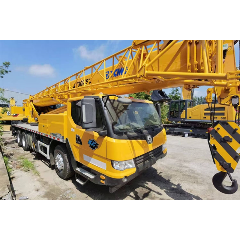 QY30K5C 30ton Mobile Truck Crane Heavy‑Duty Hydraulic Lifting Crane For Municipal Bridge And Building Hoisting Projects