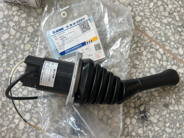 803801389 Right Electric Control Handle ERU2/K-10.0-EV106 for XCMG XE2000 Mining Excavator